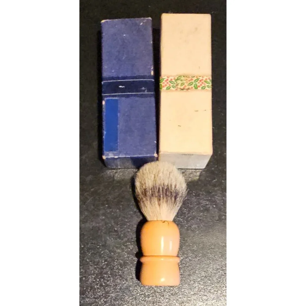 Vintage Shaving Tools: Shaving Brush and‎ Straight Razor